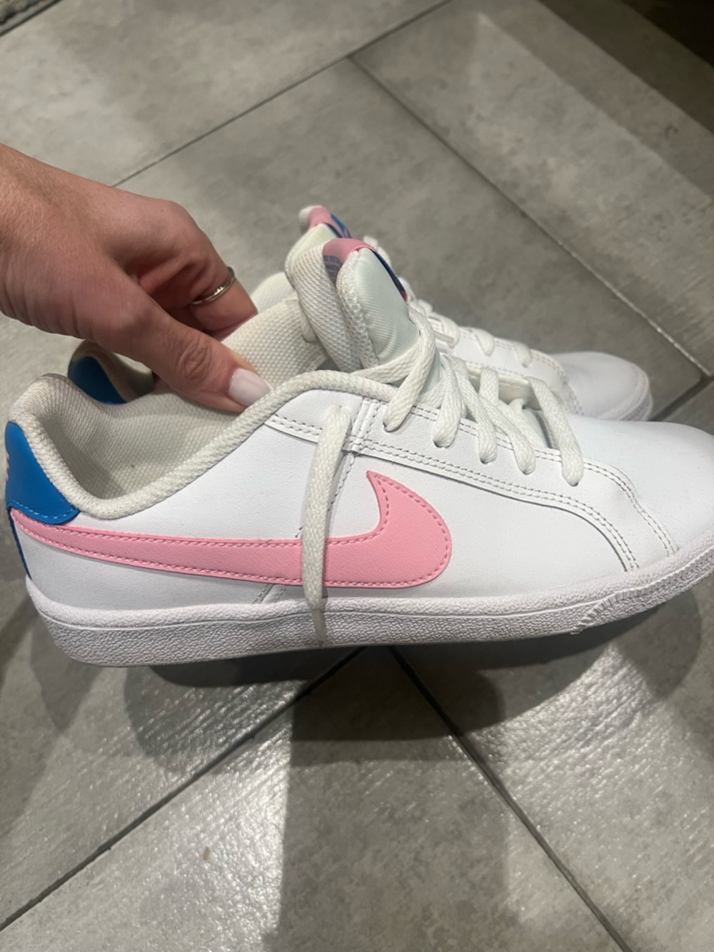 Nike White and Pink Girls Youth Sneakers - Breathable Mesh